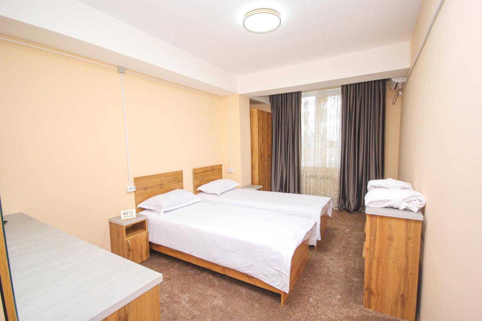 אלמטי Hotel 33 מראה חיצוני תמונה