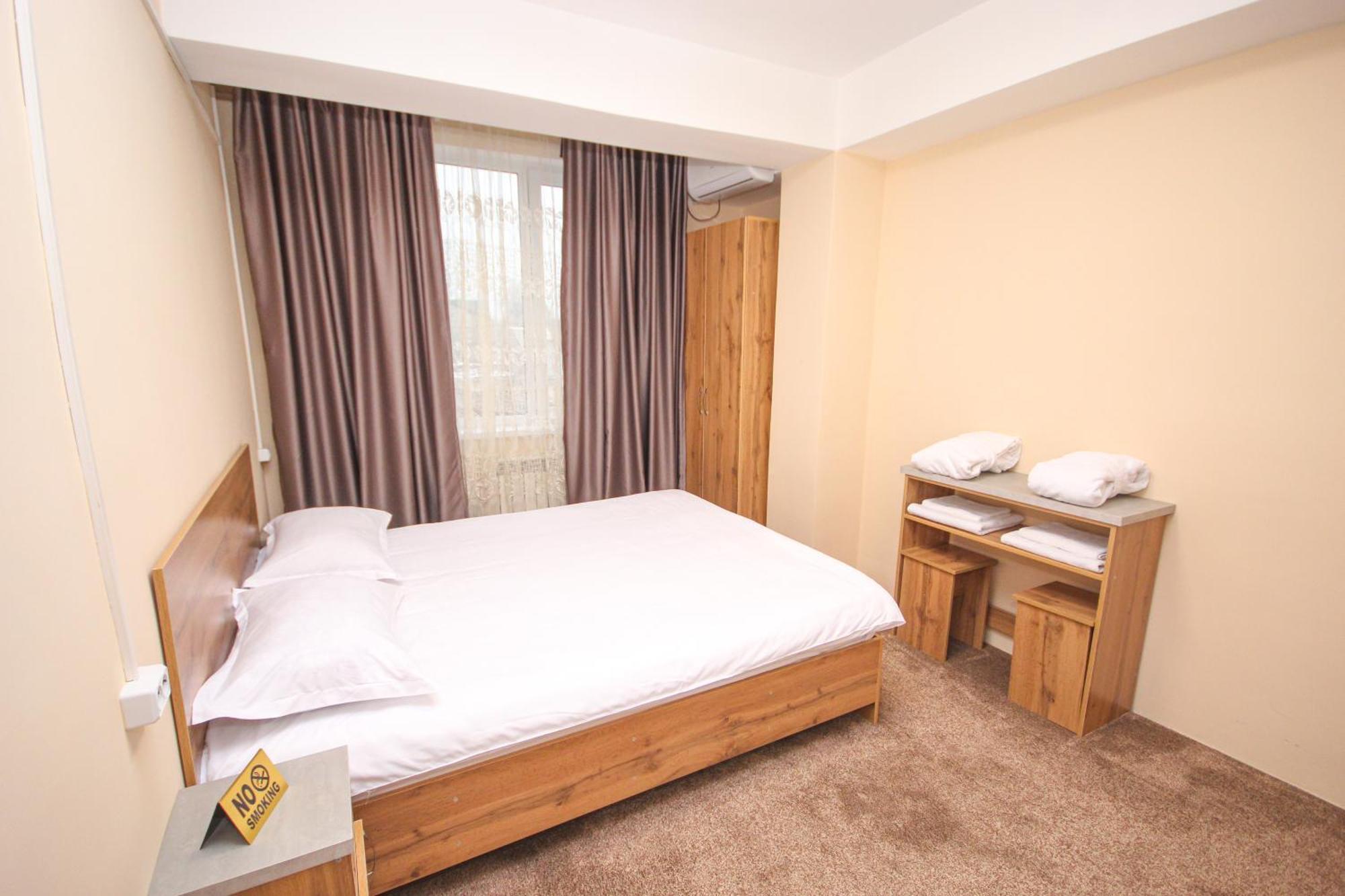 אלמטי Hotel 33 מראה חיצוני תמונה